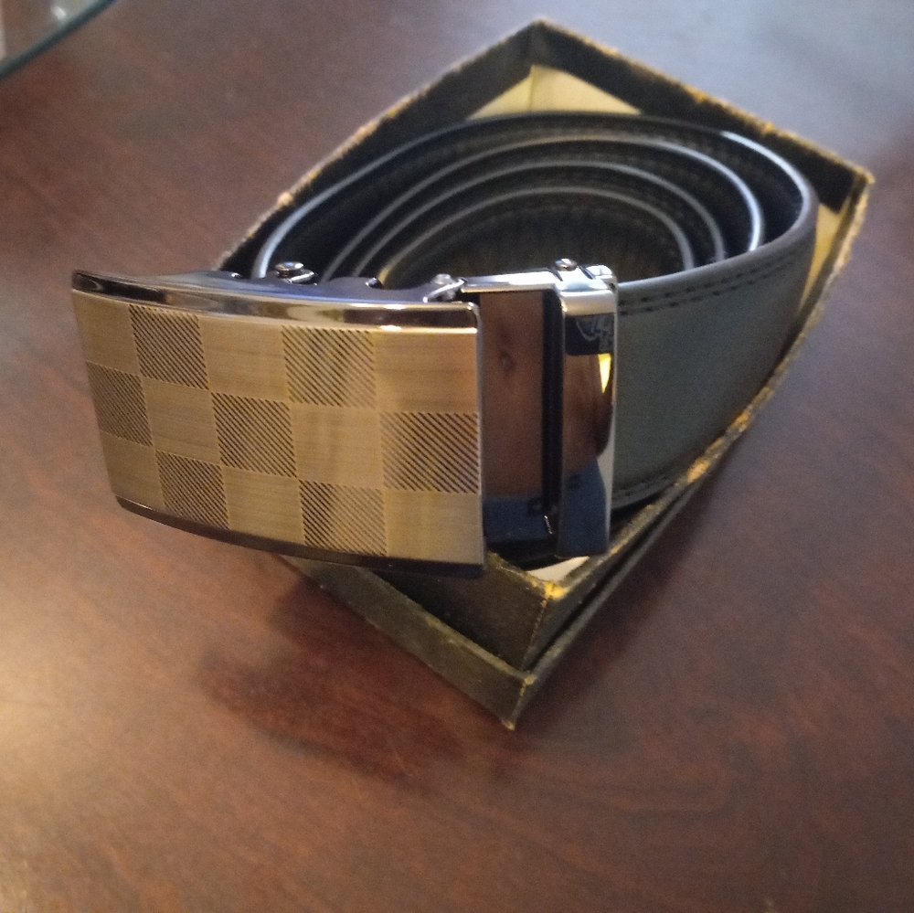 Stylish Sophisticated Automatic Black Ratchet Style Belt